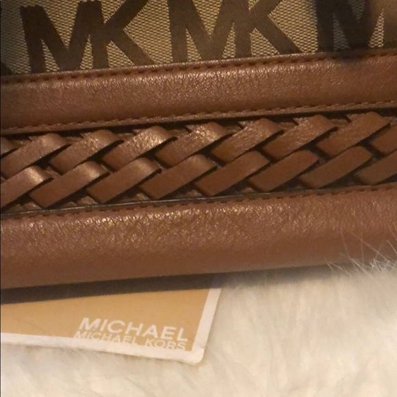 Michael Kors purse - Picture 2 of 3